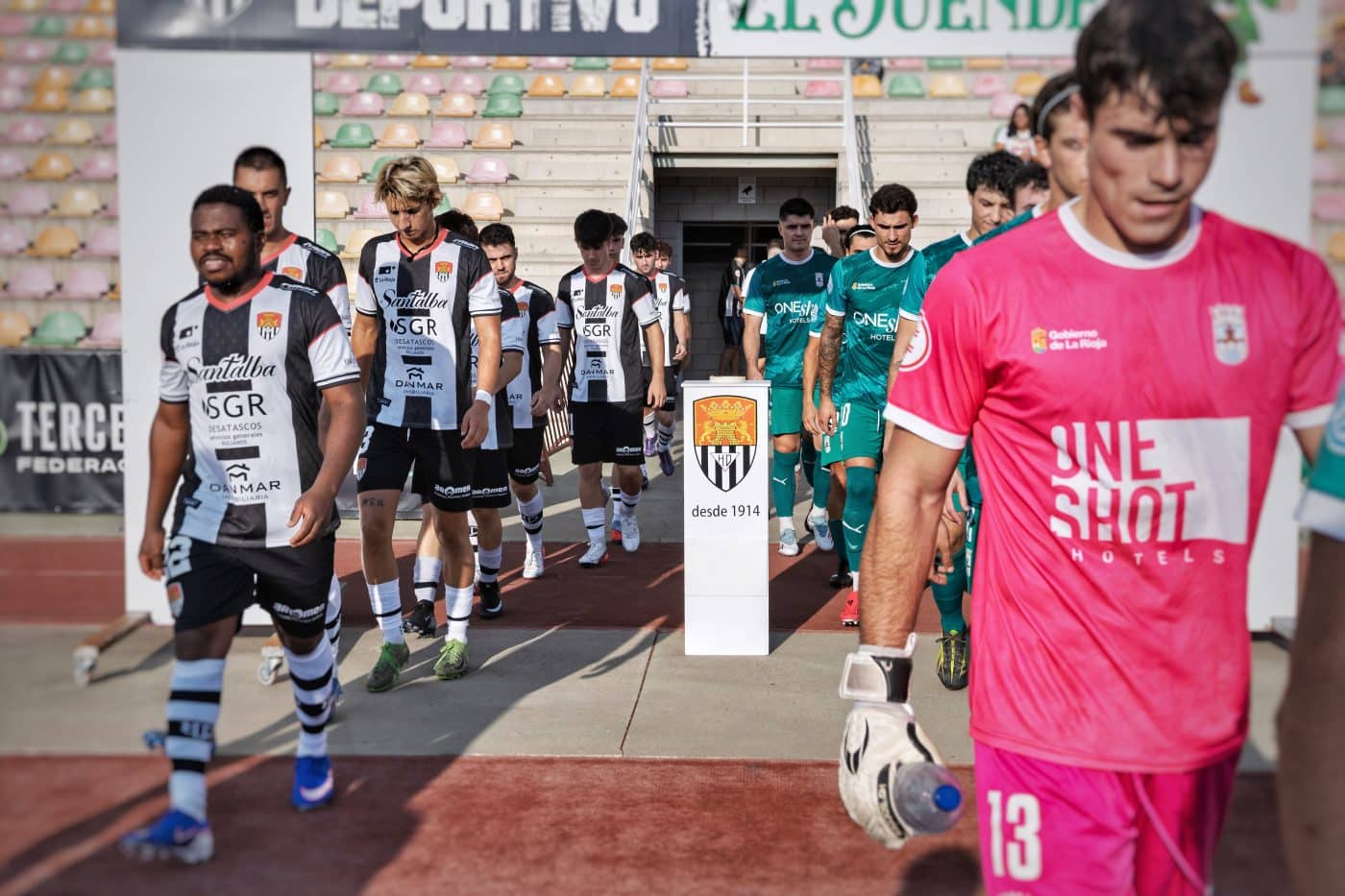 El Náxara se lleva el recuperado Trofeo Costa del Vino tras imponerse al Haro Deportivo 4 El Náxara se lleva el recuperado Trofeo Costa del Vino tras imponerse al Haro Deportivo 4