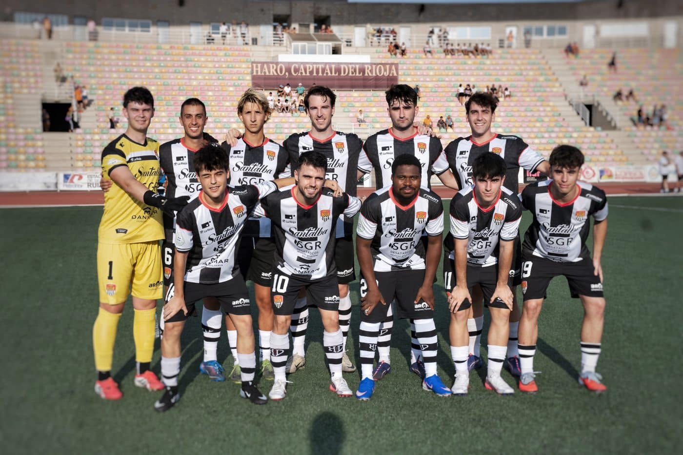 El Náxara se lleva el recuperado Trofeo Costa del Vino tras imponerse al Haro Deportivo 2 El Náxara se lleva el recuperado Trofeo Costa del Vino tras imponerse al Haro Deportivo 2