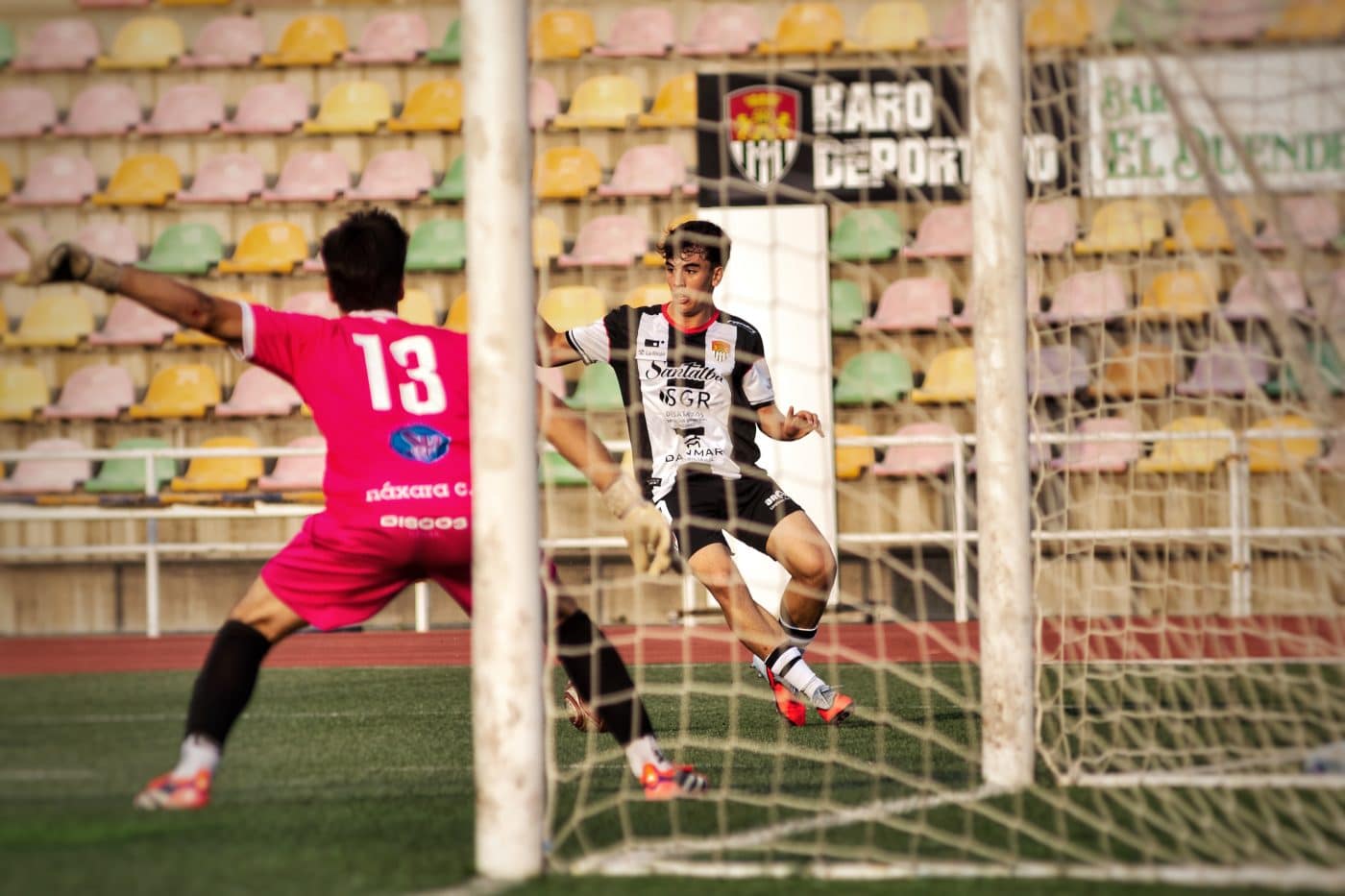 El Náxara se lleva el recuperado Trofeo Costa del Vino tras imponerse al Haro Deportivo 9 El Náxara se lleva el recuperado Trofeo Costa del Vino tras imponerse al Haro Deportivo 9