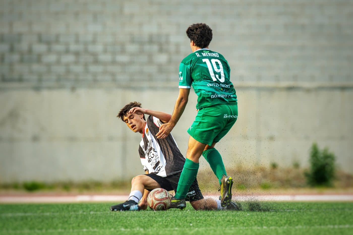 El Náxara se lleva el recuperado Trofeo Costa del Vino tras imponerse al Haro Deportivo 8 El Náxara se lleva el recuperado Trofeo Costa del Vino tras imponerse al Haro Deportivo 8