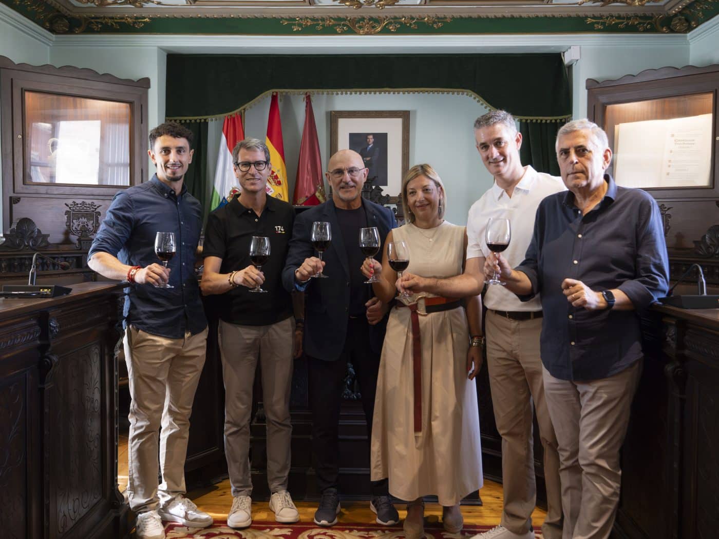 Haro se vuelca con Luis de la Fuente en un multitudinario recibimiento en el Ayuntamiento 11