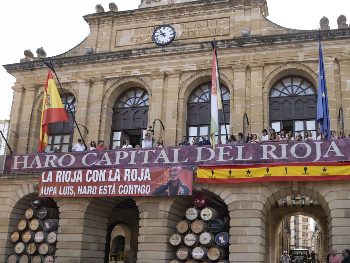Haro se vuelca con Luis de la Fuente en un multitudinario recibimiento en el Ayuntamiento 12