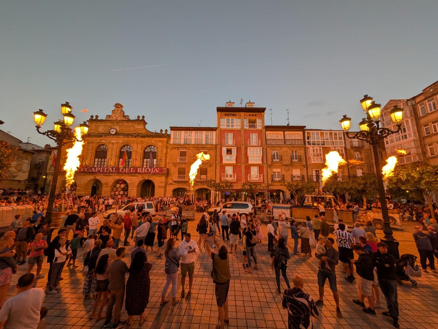Haro vuelve a sentir el calor de los globos en la plaza de la Paz 14