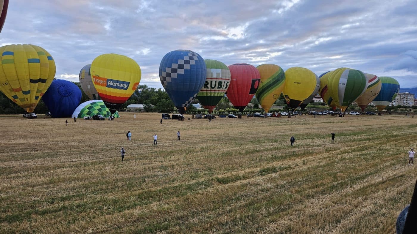 Haro vuelve a sentir el calor de los globos en la plaza de la Paz 17