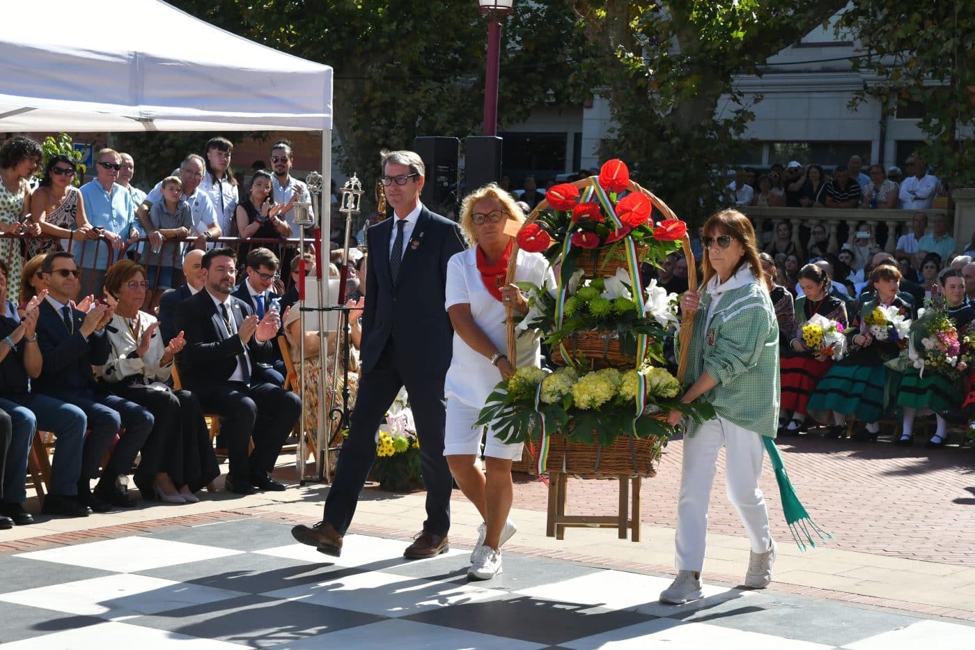 FOTOS: Haro cubre de flores a la Virgen de la Vega en su día grande 31