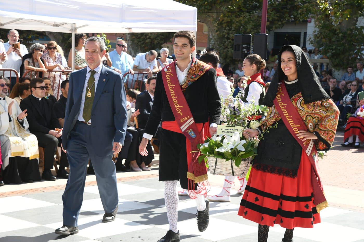 FOTOS: Haro cubre de flores a la Virgen de la Vega en su día grande 32