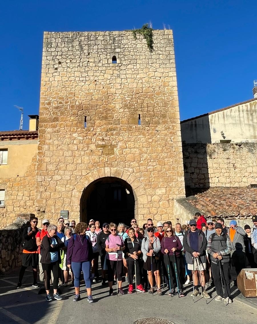 Cerca de 50 personas recorren el Camino de Santiago en una nueva salida de los Paseos Saludables de Haro 2 Cerca de 50 personas recorren el Camino de Santiago en una nueva salida de los Paseos Saludables de Haro 2