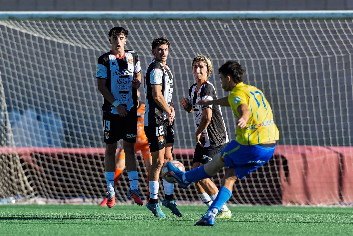 El Haro Deportivo se estrena en el Luis de la Fuente con un triunfo de locura ante el Calasancio 10