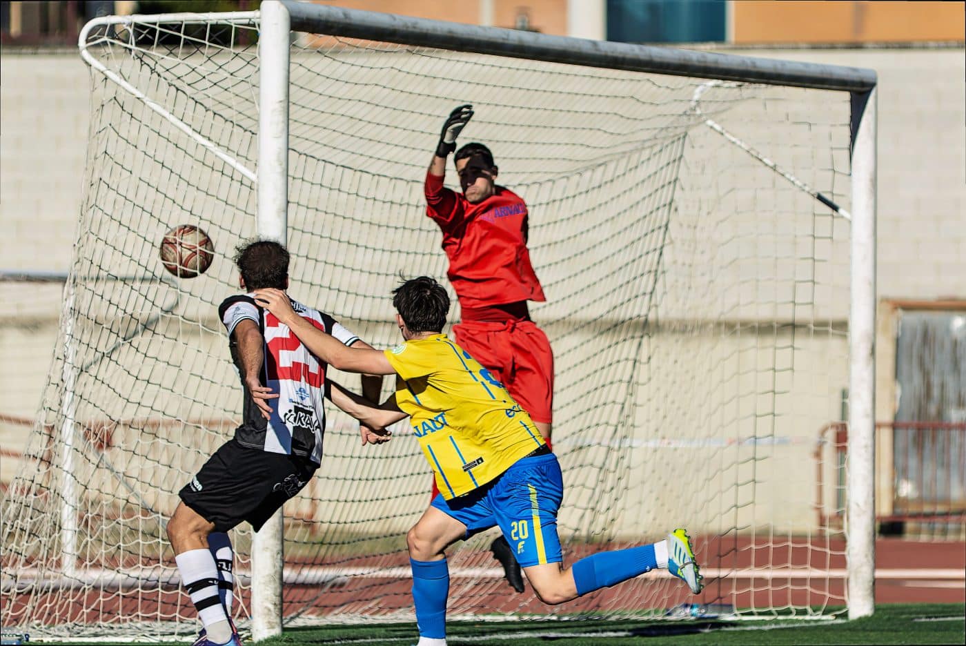 El Haro Deportivo se estrena en el Luis de la Fuente con un triunfo de locura ante el Calasancio 3