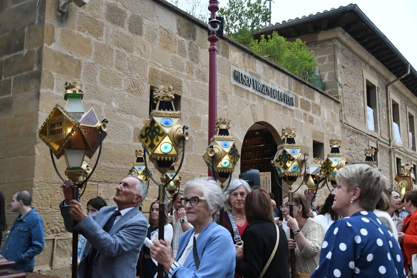 FOTOS: Haro se ilumina con su tradicional Rosario de Faroles 38