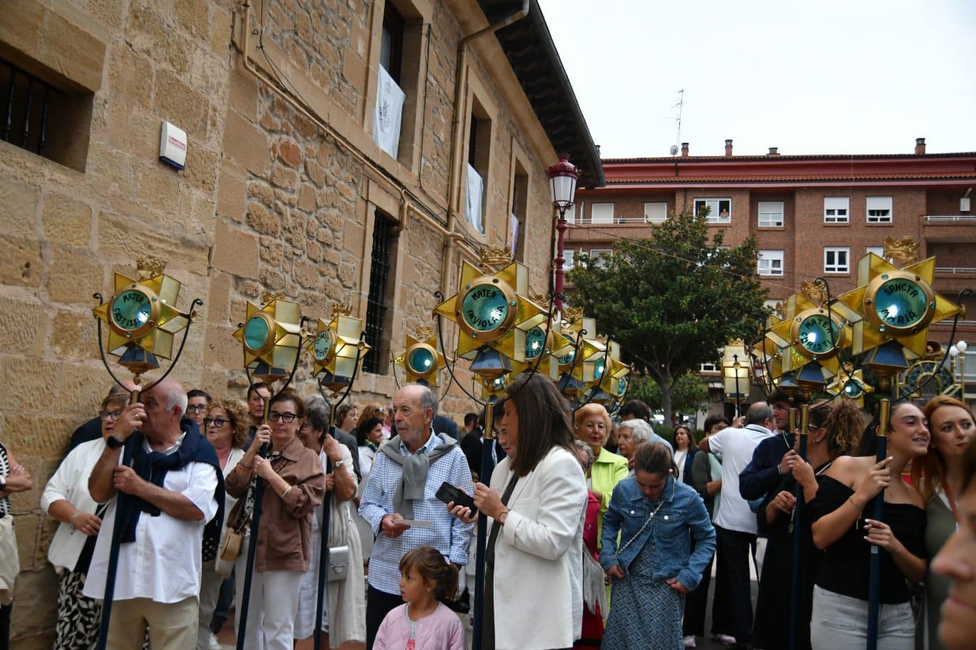 FOTOS: Haro se ilumina con su tradicional Rosario de Faroles 33