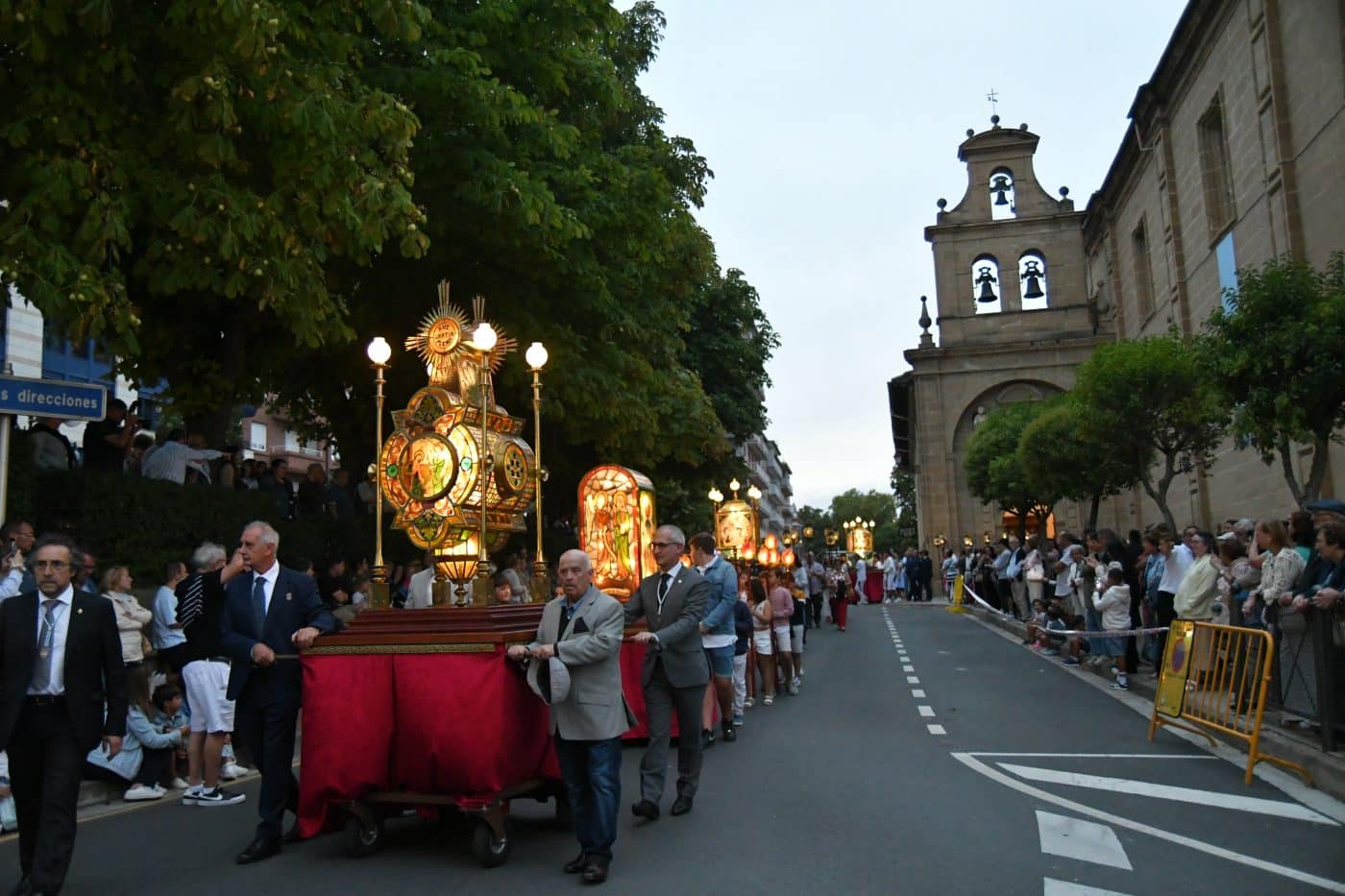 FOTOS: Haro se ilumina con su tradicional Rosario de Faroles 41
