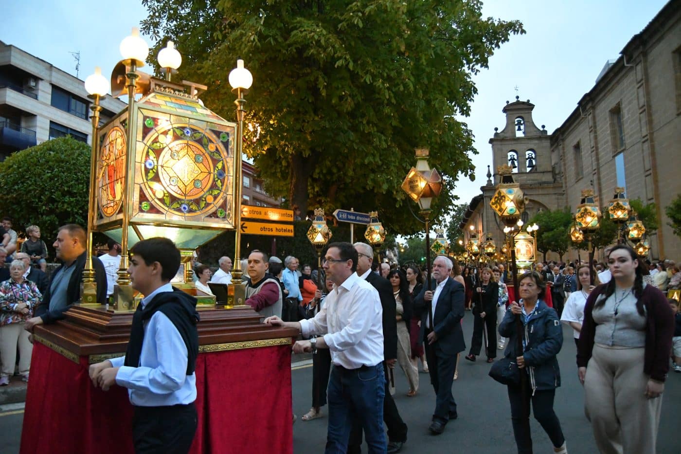 FOTOS: Haro se ilumina con su tradicional Rosario de Faroles 23