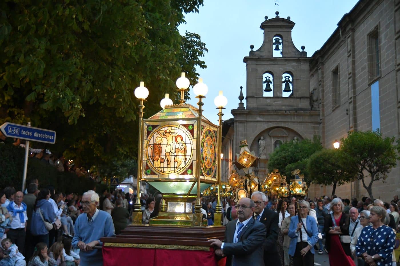 FOTOS: Haro se ilumina con su tradicional Rosario de Faroles 10