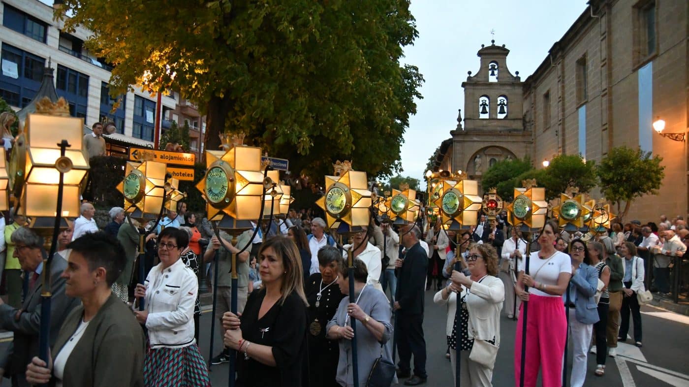 FOTOS: Haro se ilumina con su tradicional Rosario de Faroles 11