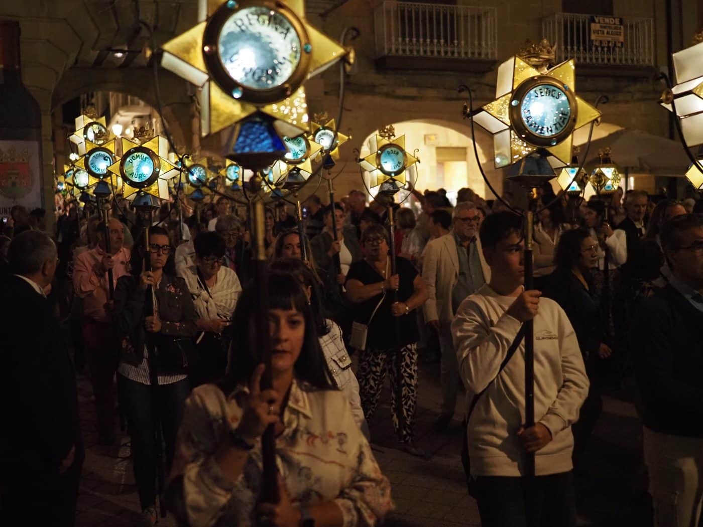 FOTOS: Haro se ilumina con su tradicional Rosario de Faroles 7