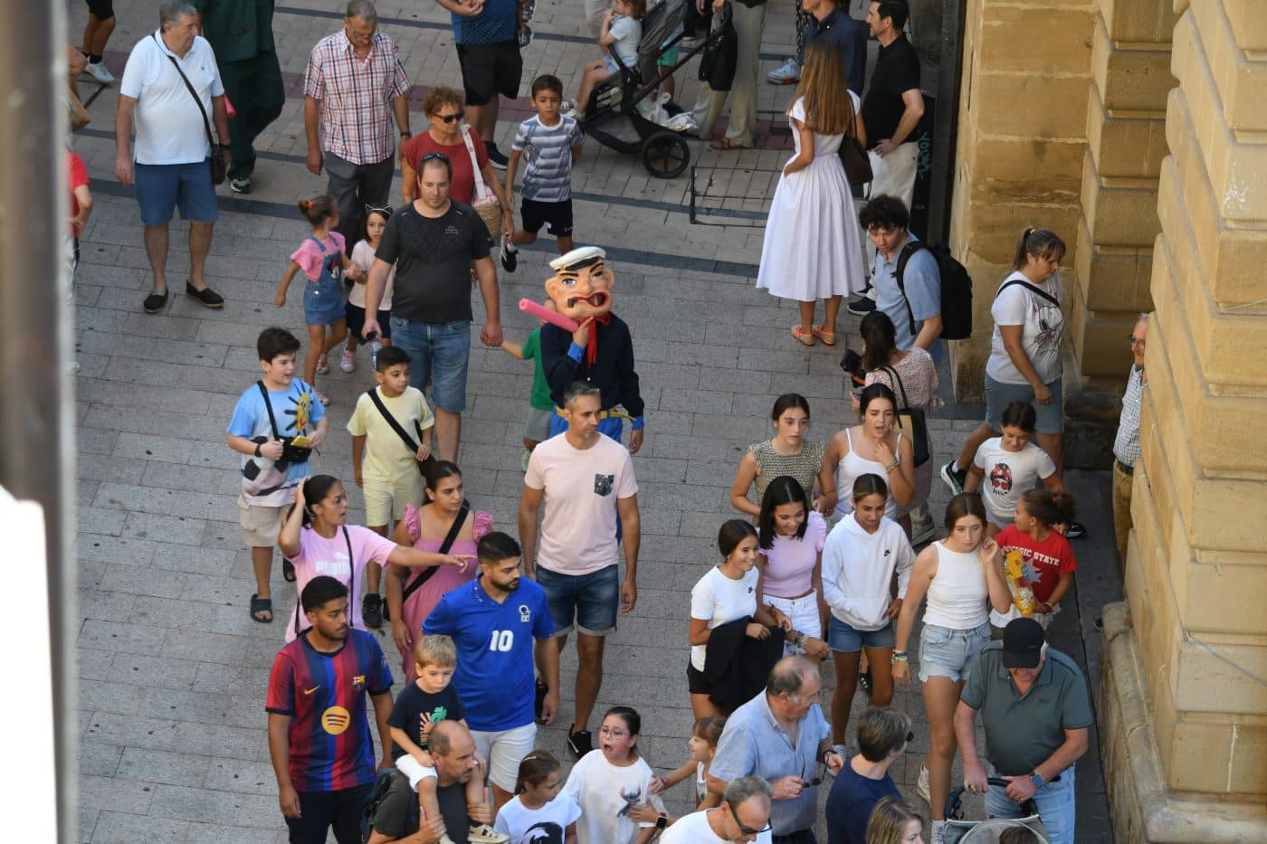 Haro da la bienvenida a sus fiestas entre cohetes y homenajes 18