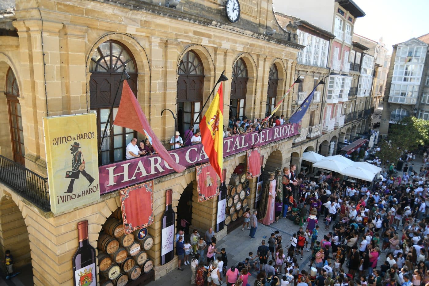 Haro da la bienvenida a sus fiestas entre cohetes y homenajes 4