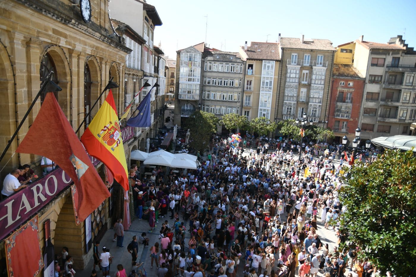 Haro da la bienvenida a sus fiestas entre cohetes y homenajes 10