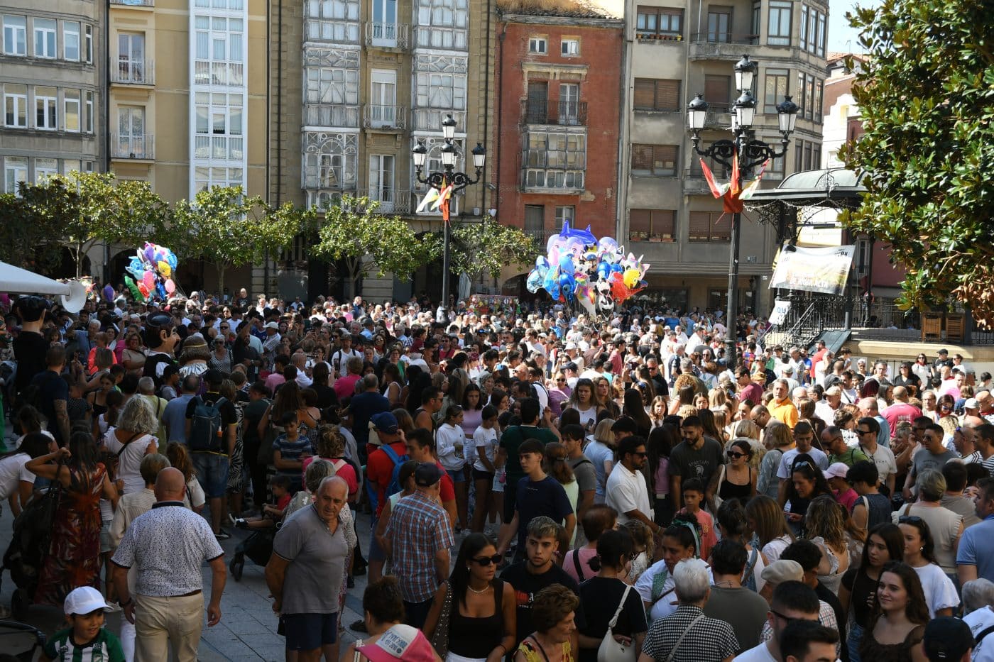 Haro da la bienvenida a sus fiestas entre cohetes y homenajes 3