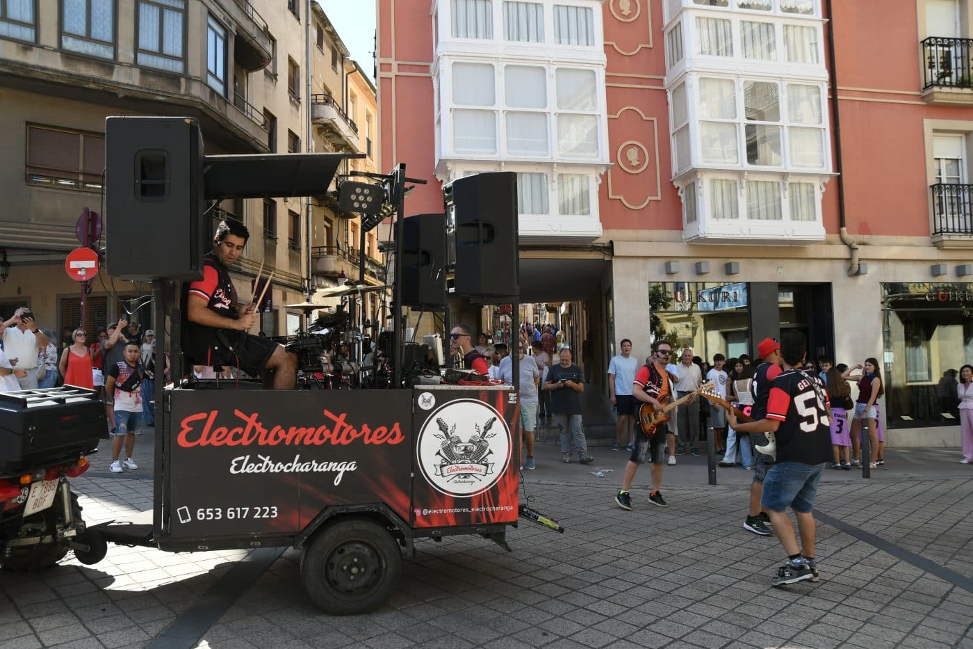 Haro da la bienvenida a sus fiestas entre cohetes y homenajes 27