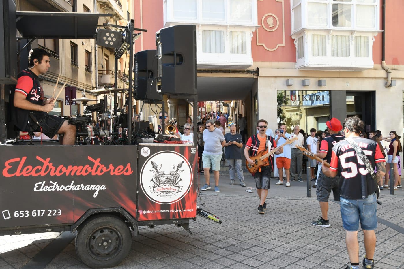 Haro da la bienvenida a sus fiestas entre cohetes y homenajes 35