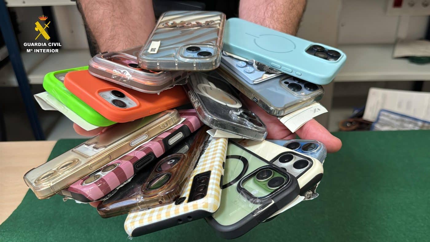 La geolocalización de un iPhone permite recuperar 14 móviles robados en San Mateo 1 La geolocalización de un iPhone permite recuperar 14 móviles robados en San Mateo 1