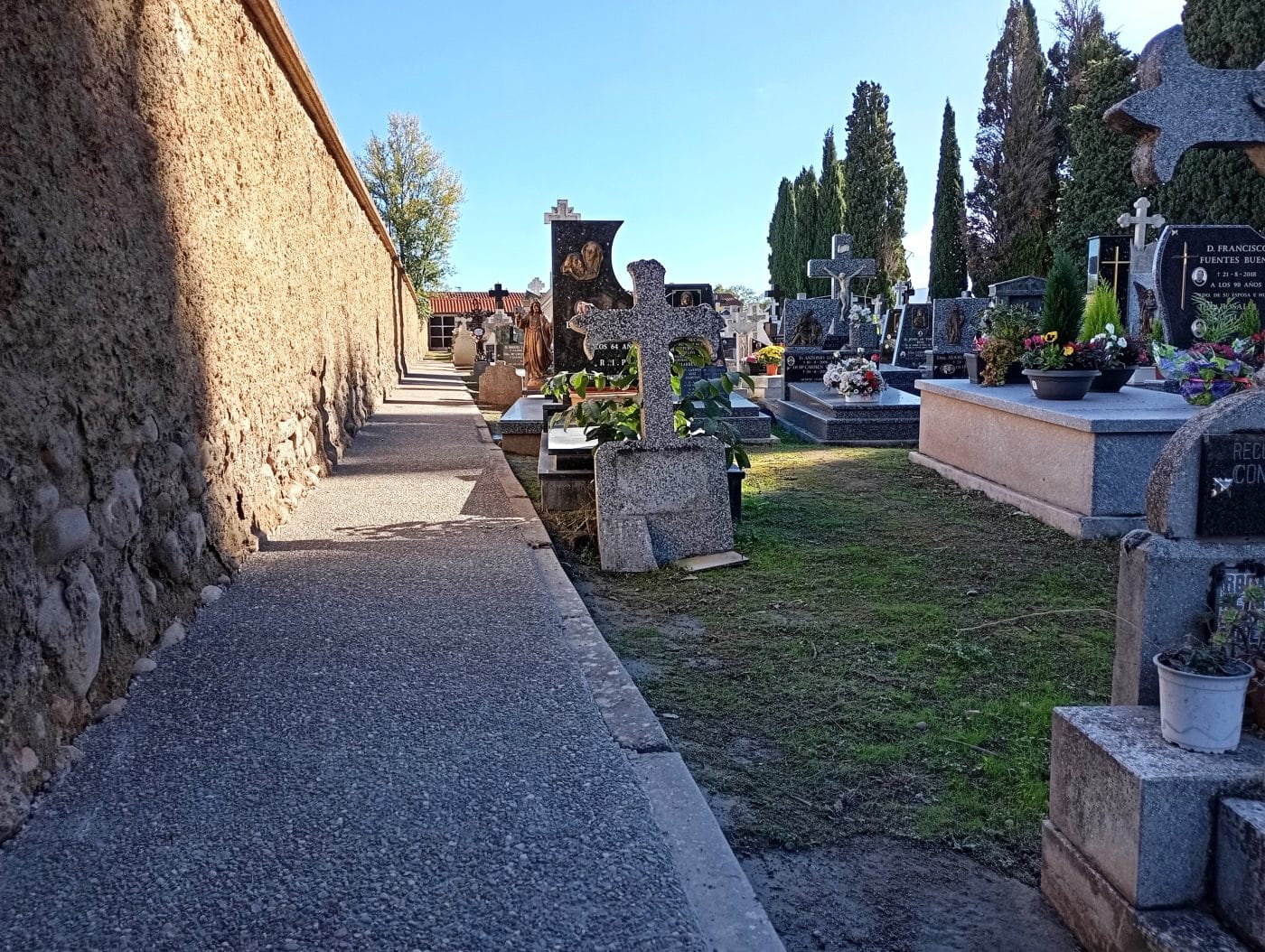 Nájera mejora la accesibilidad y acondiciona varios espacios del cementerio municipal 1 Nájera mejora la accesibilidad y acondiciona varios espacios del cementerio municipal 1