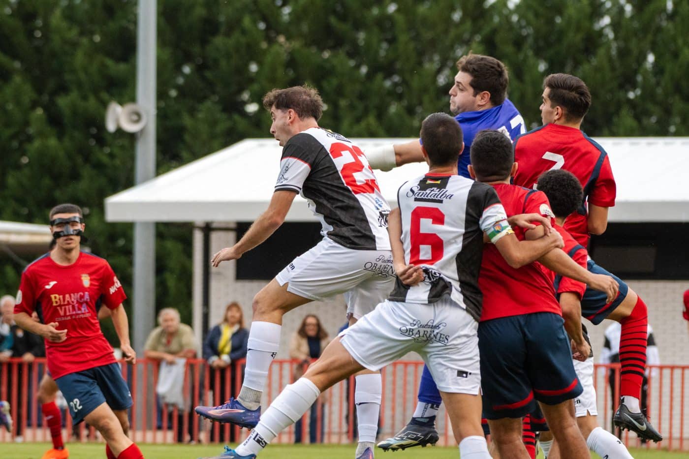 El Haro Deportivo remonta en Viana y mantiene el liderato 7