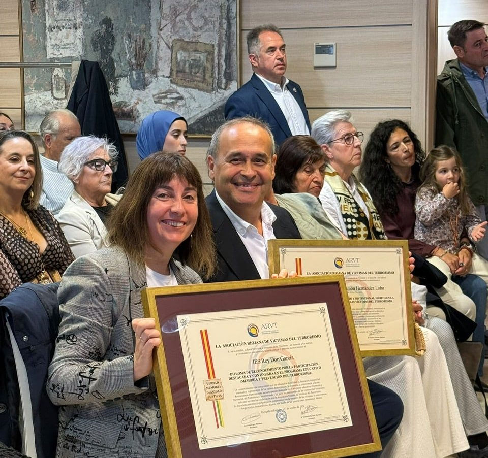 El IES Rey Don García de Nájera recibe una distinción por preservar la memoria de las víctimas del terrorismo 2