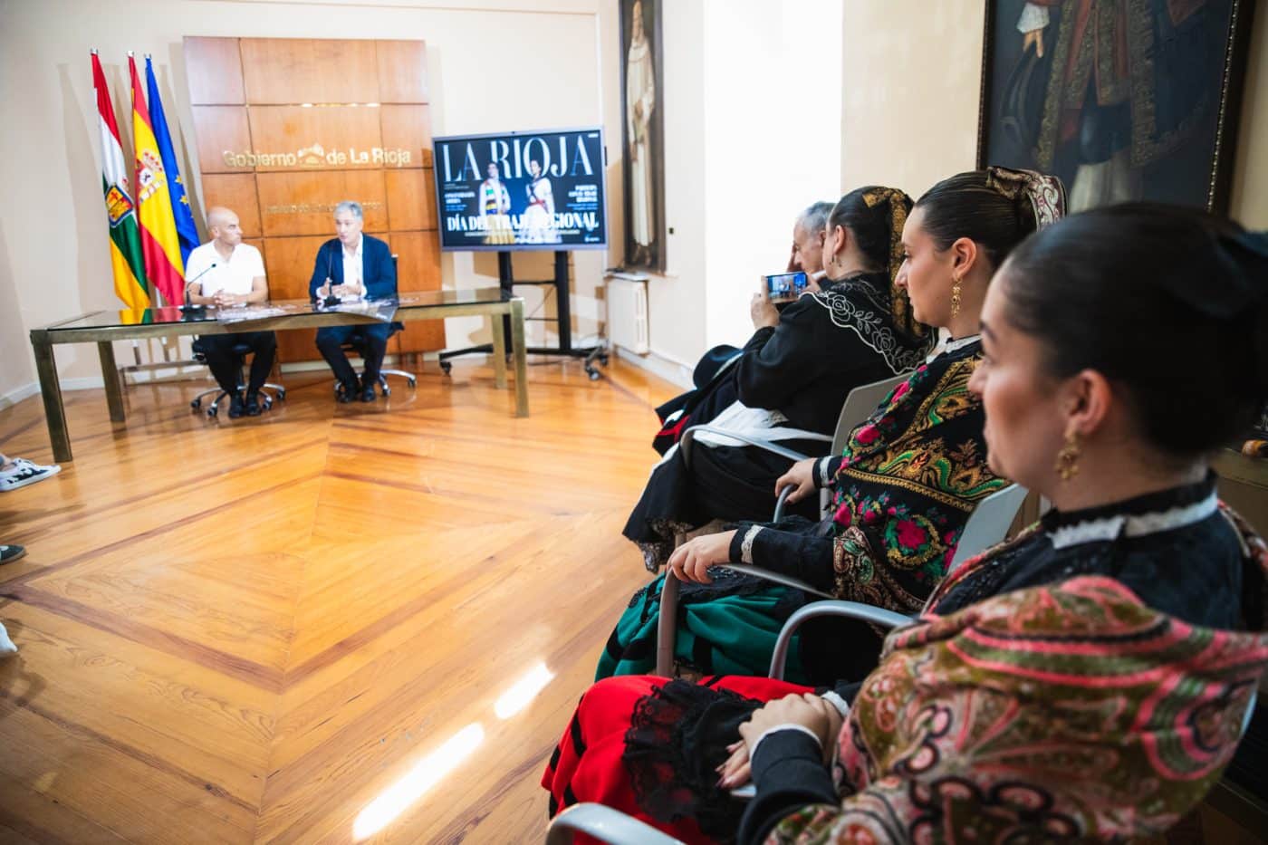 El primer Día del Traje Regional reunirá en Logroño talleres, un desfile y folclore, con autobús gratuito desde Haro, Alfaro y Torrecilla 1